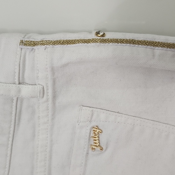 Juicy Jean Couture white jean shorts - Picture 7 of 8